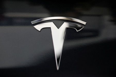 A fiatal befektetők is a Tesla-ban bíznak