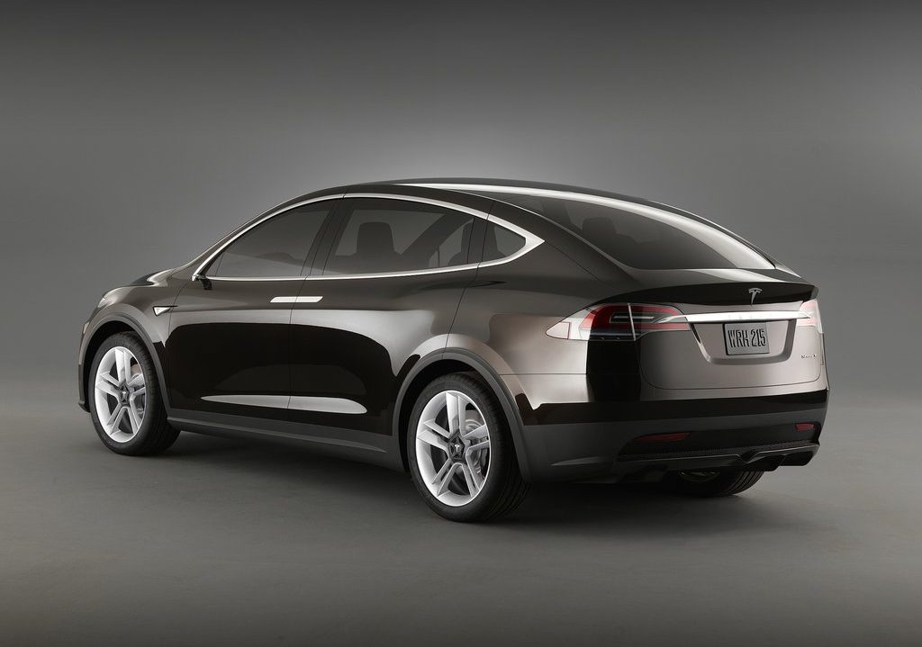 Előbb érkezik a Tesla Model Y?