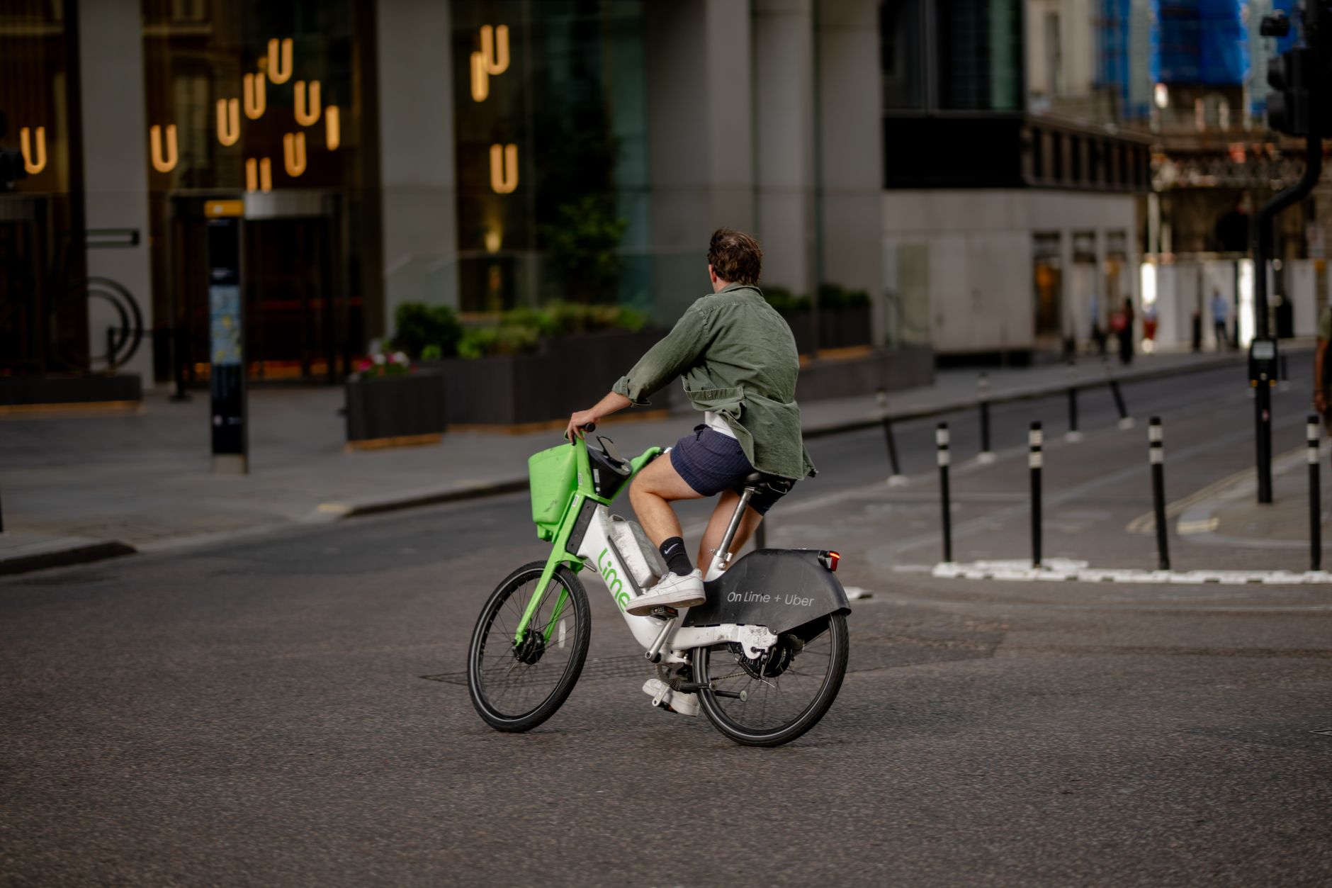 Autó helyett e-bike? Amikor az elektromos kerékpár valódi városi alternatívává válik