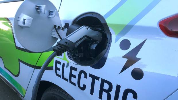 Új-Zélandon már 10 ezer elektromos jármű gurul.