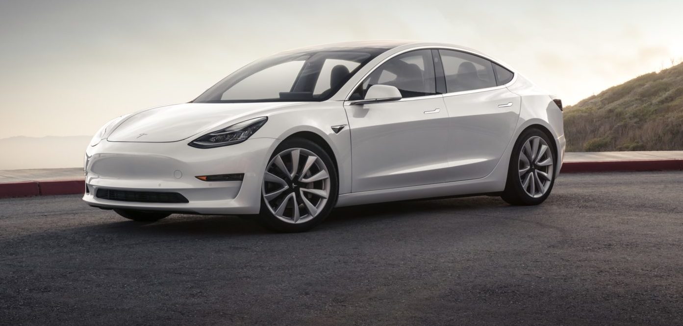 Tesla model 3 elérhető áron?