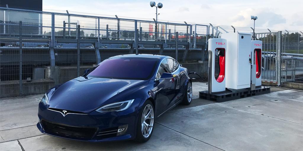 Itt a Tesla Model S Plaid