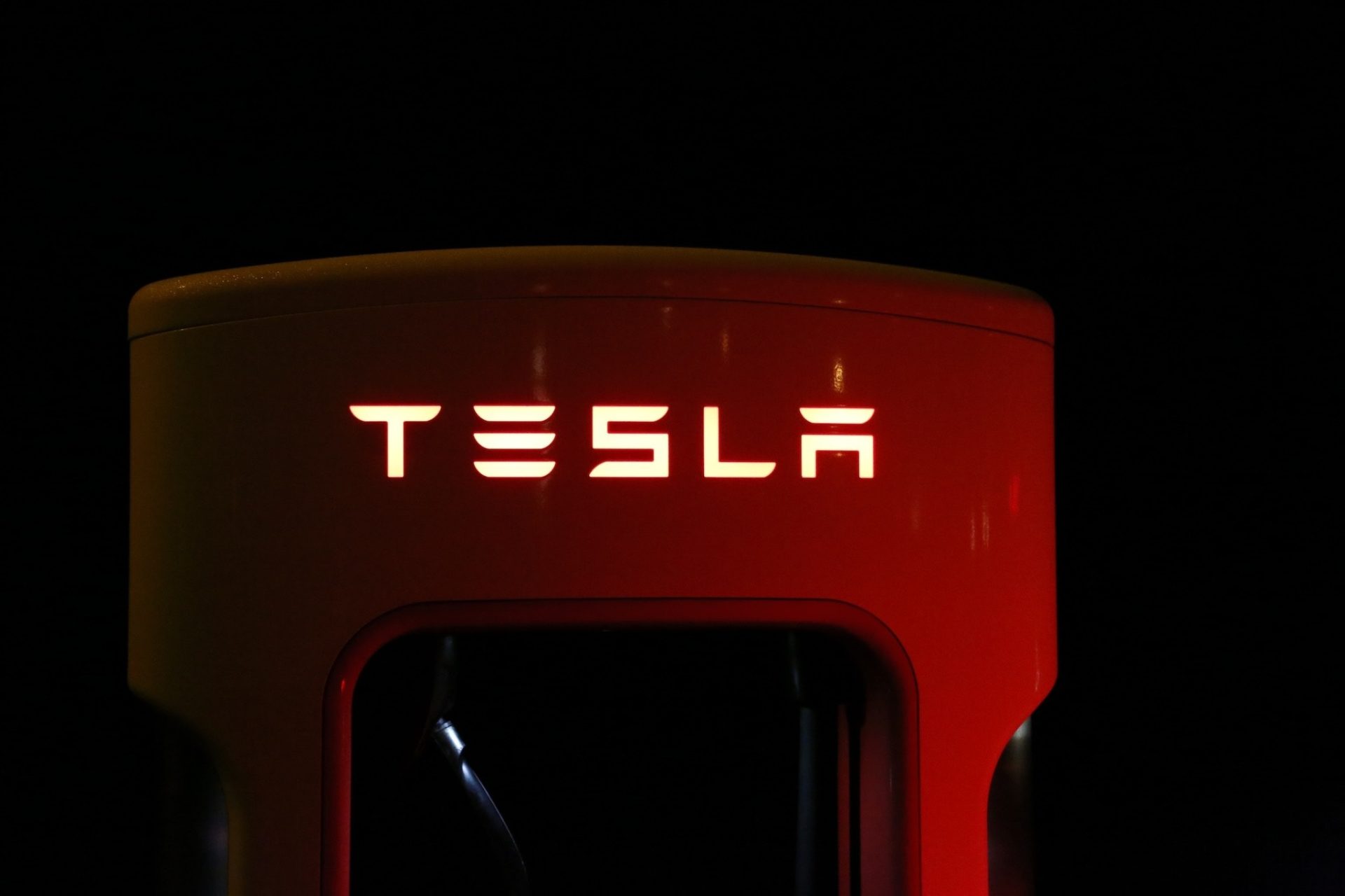 Erősödik a konkurencia: csökkent a Tesla piaci részesedése Európában