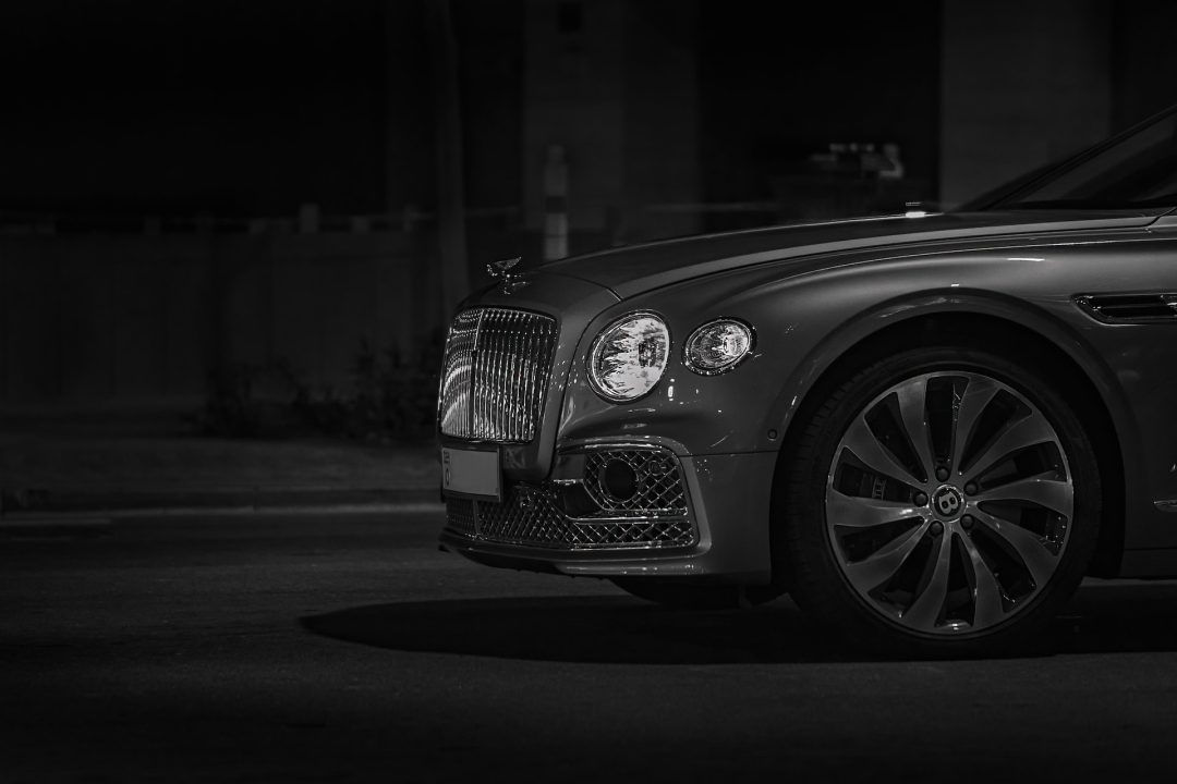 A Bentley lemond a hagyományos járművekről