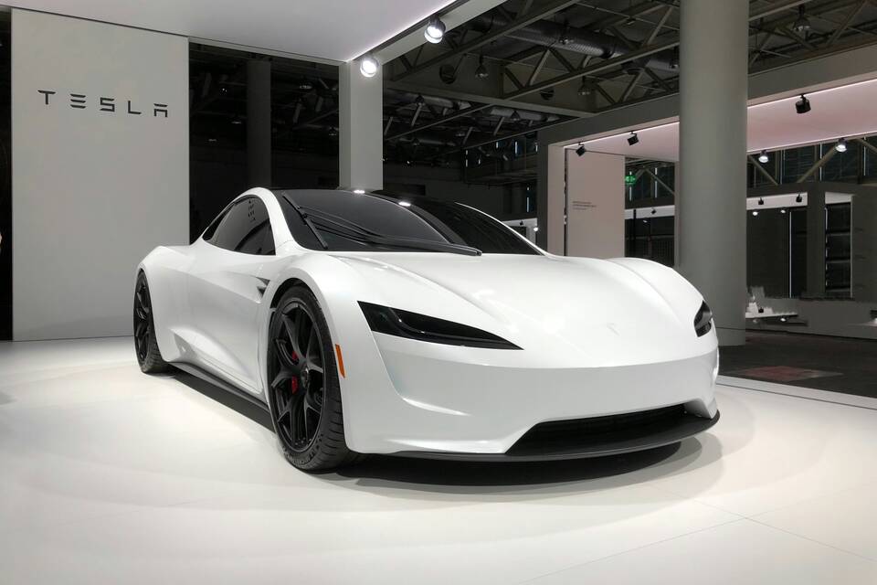 Mikor érkezik a Tesla Roadster?